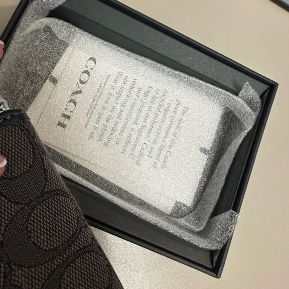 Coach Black and Gray Key Card Holder Signature Design - Picture 3 of 8